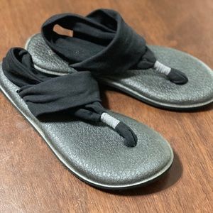 Sanuk Yoga sandal